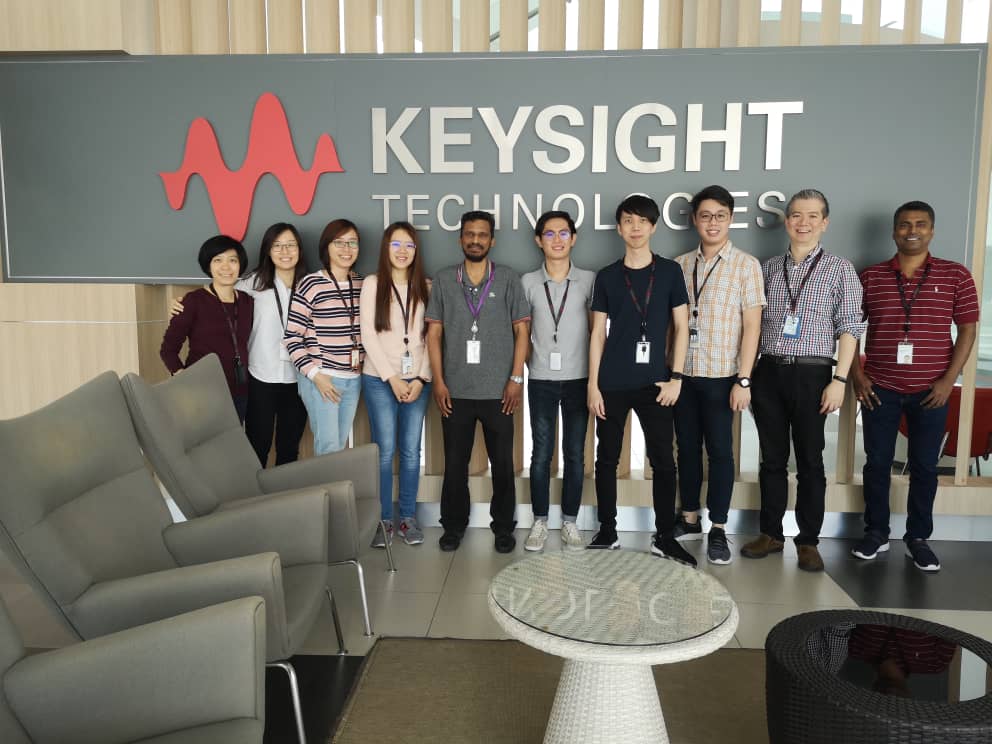 Photo of Yuzhe Lim with the team at Keysight Technologies